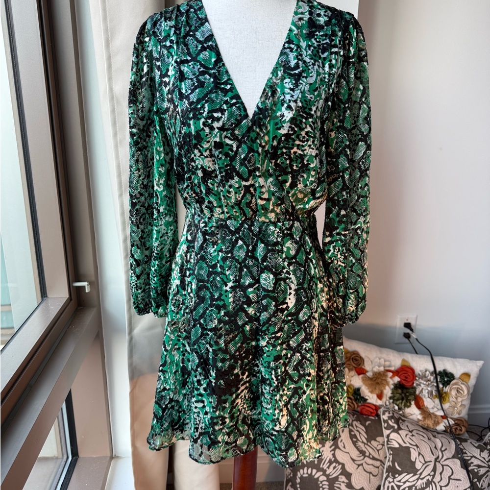Alice + Olivia Green Black Printed Long Sleeve Mini Dress - Picture 6 of 15